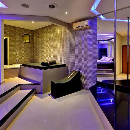 Deslize Motel 4 Uberlândia エクステリア 写真